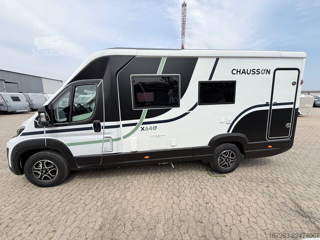 Puoliksi integroitu matkailuauto CHAUSSON X640 Exclusive Line ~ NEUHEIT bei CHAUSSON