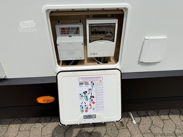Puoliksi integroitu matkailuauto CHAUSSON X640 Exclusive Line ~ NEUHEIT bei CHAUSSON