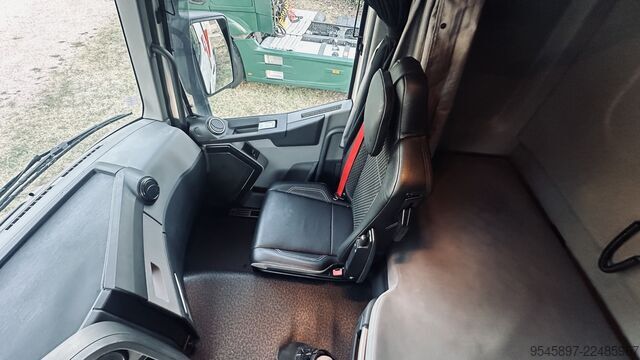 Standardni vlačilec Renault T 520
