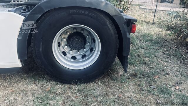 Standardni vlačilec Renault T 520