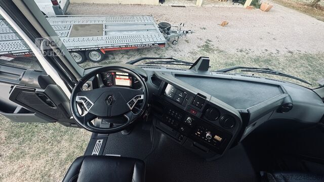 Standardni vlačilec Renault T 520