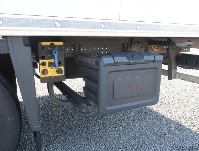 Refriģeratora puspiekabe Schmitz Cargobull SKO 24 Rohrbahn Liftachse Carrier Vector HE19