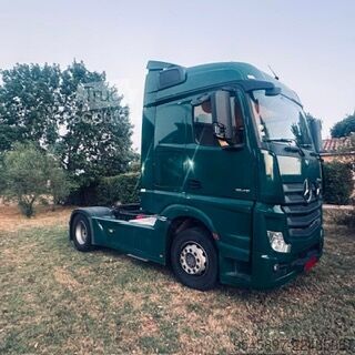 وحدة جرار قياسية Mercedes-Benz Actros 1845