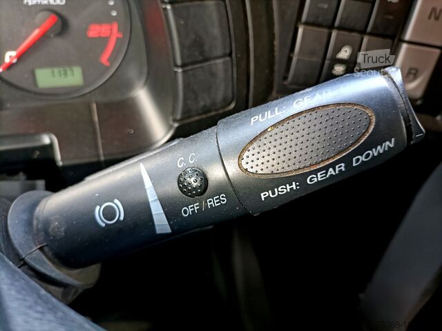 φορτηγό πλατφόρμα με μουσαμά Iveco STRALIS 260S51