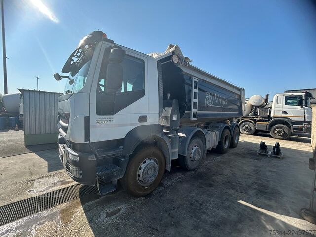 саміоскид Iveco Trakker 500