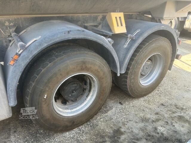 саміоскид Iveco Trakker 500