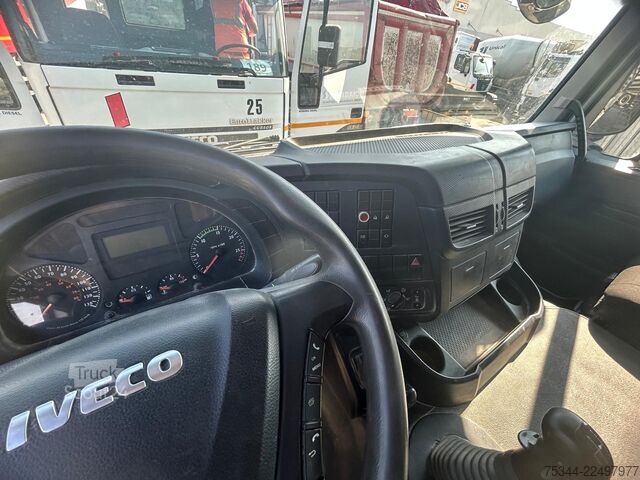 саміоскид Iveco Trakker 500