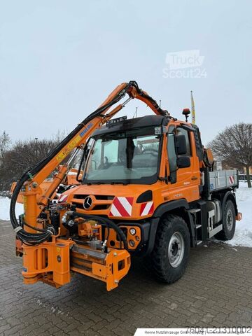 Kmetijski stroj Mercedes-Benz Unimog U 318