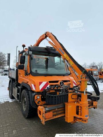Kmetijski stroj Mercedes-Benz Unimog U 318