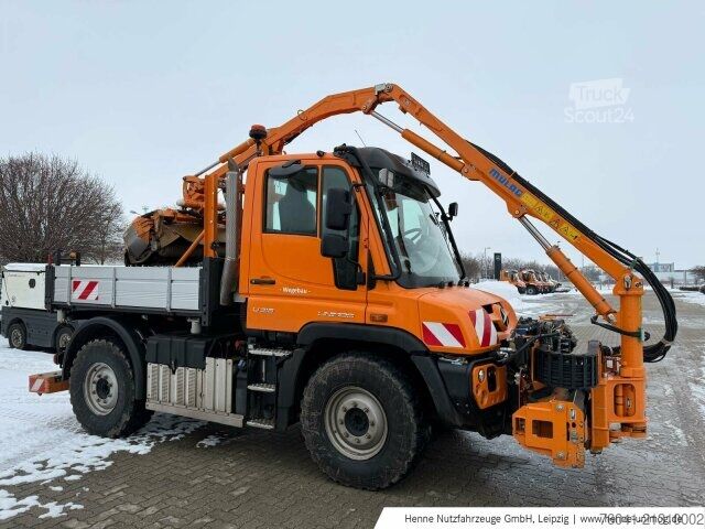 Kmetijski stroj Mercedes-Benz Unimog U 318