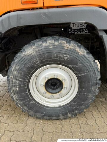 Kmetijski stroj Mercedes-Benz Unimog U 318