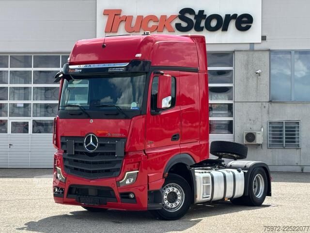 Cap tractor standard  Actros 1851 LS