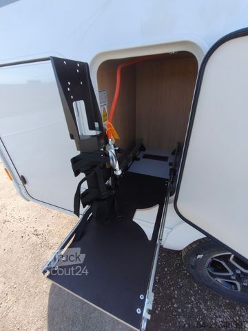Halvintegreret autocamper HOBBY C 680 GE Journey Automatik / Rahmenfensster,ACC