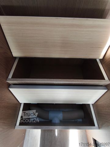 Halvintegreret autocamper HOBBY C 680 GE Journey Automatik / Rahmenfensster,ACC