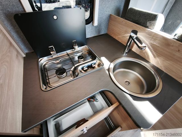 Półzintegrowany kamper DETHLEFFS Just Go! T 6815 EB  Hubbett,Automatik 5 Sitze