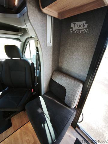 Półzintegrowany kamper DETHLEFFS Just Go! T 6815 EB  Hubbett,Automatik 5 Sitze