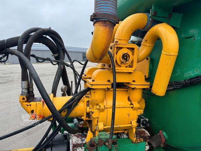 Camião-cisterna de vácuo Case MXM190 / Samson Vacuum Cleaner 8000 L