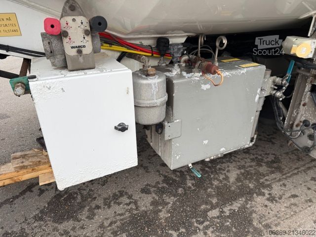 Puspiekabes cisterna  HMK Bilcon TS2 33.000 l. ADR Diesel / Petrol