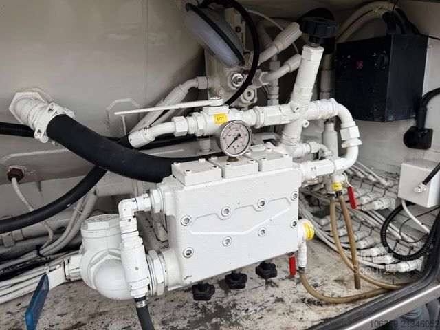 Wywrotka próżniowa VOLVO FM 420 6x2*4 EEV Interconsult 12.700 l Stainless