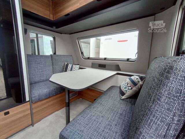 Путешествующий автоприцеп (туристический караван) Eriba NovaLine 442