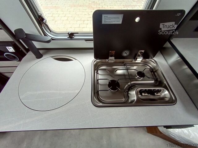 Путешествующий автоприцеп (туристический караван) Eriba NovaLine 442