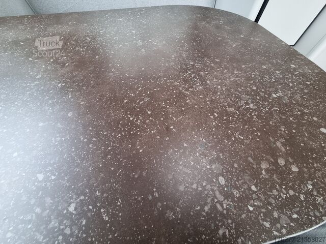 Kelioninis namelis ant ratų Burstner B66 490 TL