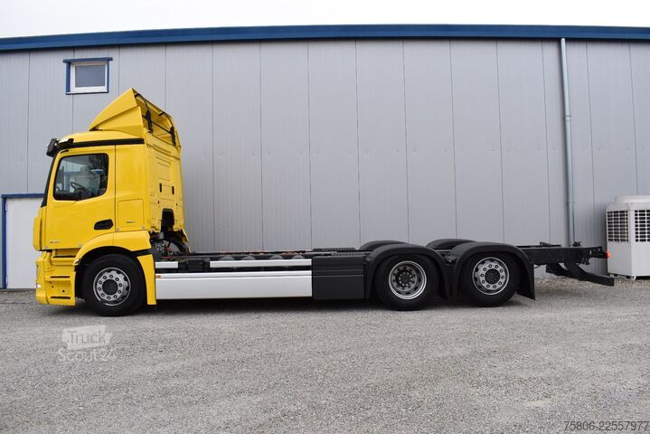 Kuorma-auton runko MERCEDES-BENZ eActros 300 L 6x2 AHK