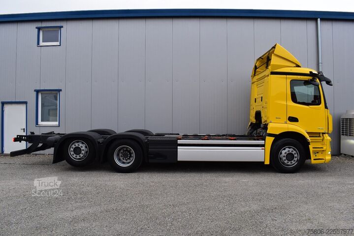 Kuorma-auton runko MERCEDES-BENZ eActros 300 L 6x2 AHK