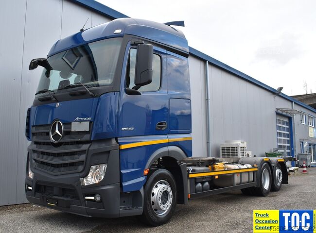 Камион със сменяема надстройка MERCEDES-BENZ Actros 2542 L 6x2 BDF LBW Retarder AHK