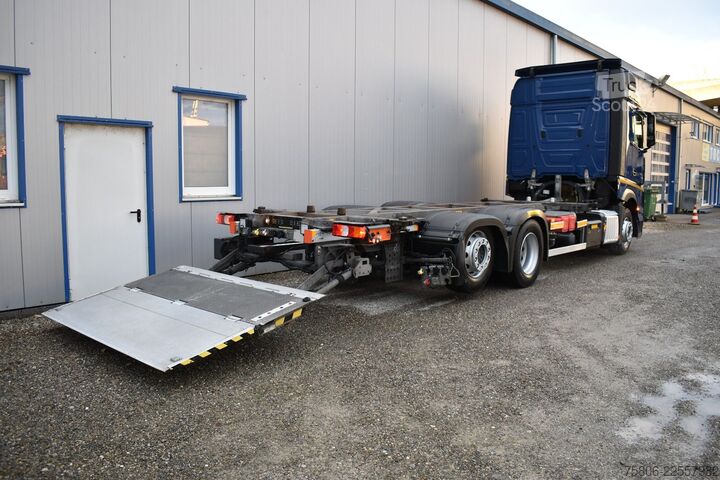 Камион със сменяема надстройка MERCEDES-BENZ Actros 2542 L 6x2 BDF LBW Retarder AHK