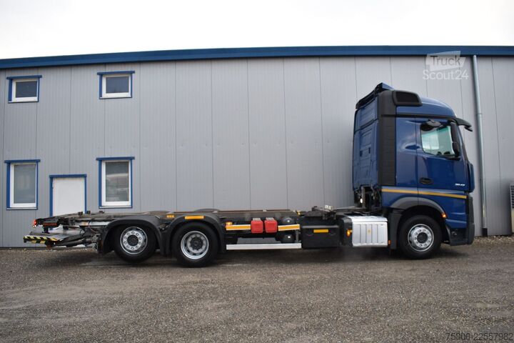 Камион със сменяема надстройка MERCEDES-BENZ Actros 2542 L 6x2 BDF LBW Retarder AHK