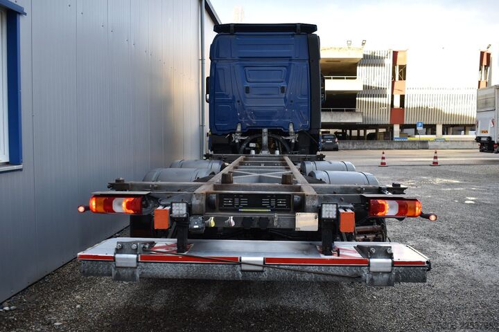 Камион със сменяема надстройка MERCEDES-BENZ Actros 2542 L 6x2 BDF LBW Retarder AHK