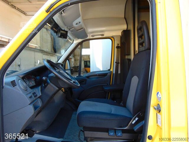 Vrachtwagen met bakwagen IVECO DAILY 50 C 15 Postkoffer REGALSYSTEM KAMERA