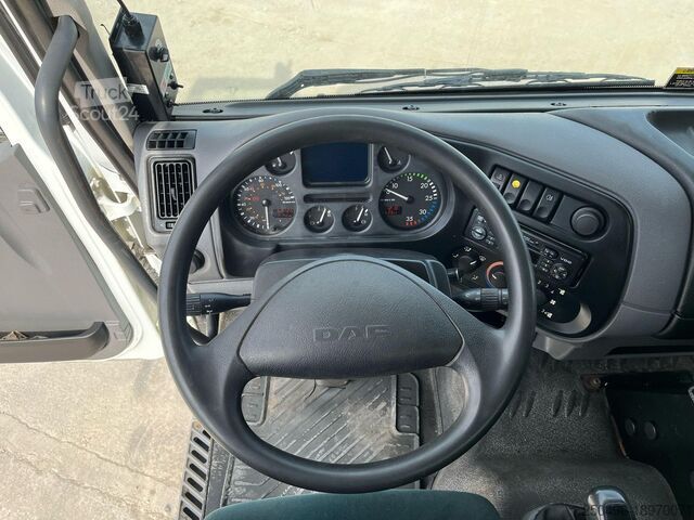 Barredora DAF LF 55.180 4x2 Schmidt SK 600 Dual LP