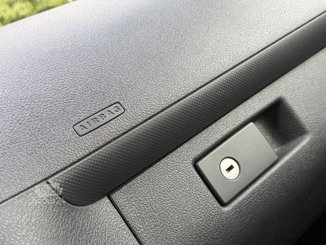 Microbuz VW Caddy Maxi 1.6 Tdi 5 Sitze Rollstuhlrampe Klima
