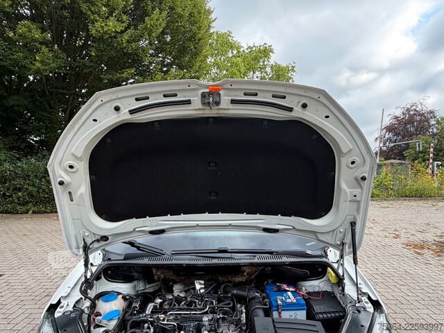 Microbuz VW Caddy Maxi 1.6 Tdi 5 Sitze Rollstuhlrampe Klima