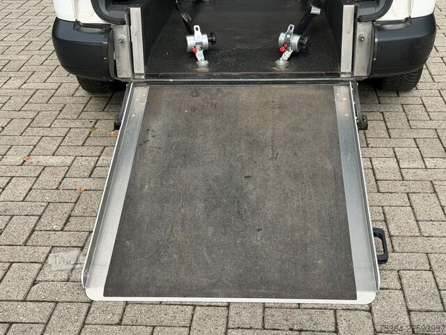Microbuz VW Caddy Maxi 1.6 Tdi 5 Sitze Rollstuhlrampe Klima