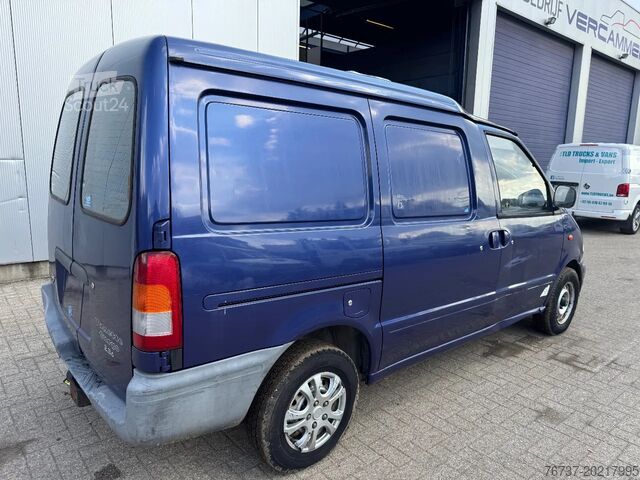 Furgão de caixa Nissan VANETTE CARGO **2,3DIESEL-CAMIONETTE FRANCAIS**