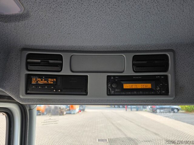 شاحنة صندوقية MERCEDES-BENZ Atego 818 | 3 Sitzen | Ladebordwand