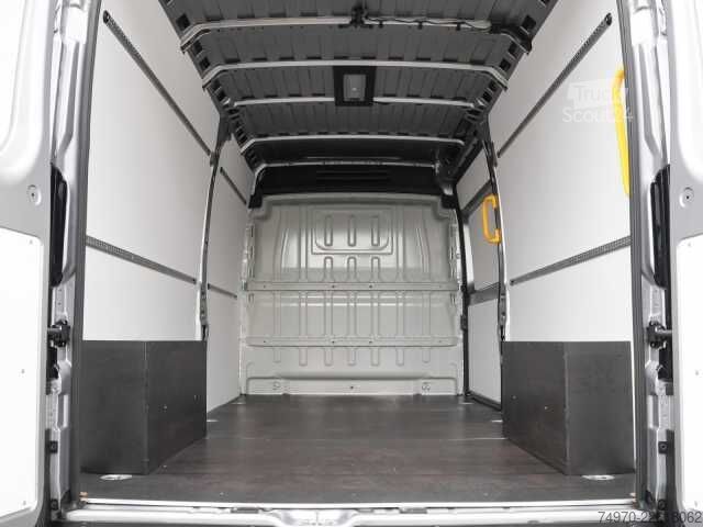 شاحنة بانل Iveco E SuperJolly J35F20EV