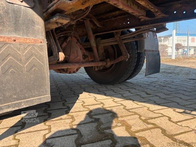 Transporter mit Pritsche & Plane MERCEDES-BENZ 814 Blatt-Blatt 6 Zylinder