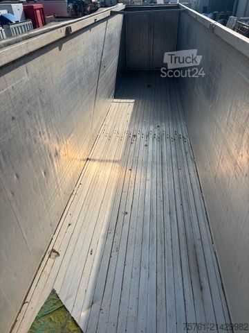 Sættevogn med walking floor KRAKER CF 200  92 cbm