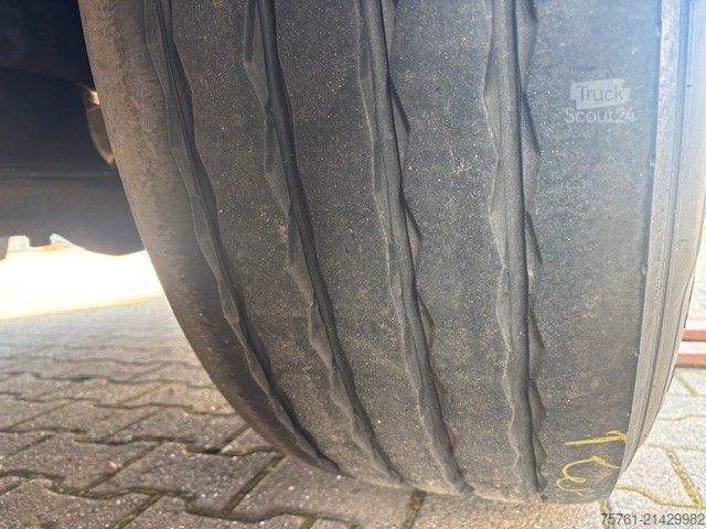 Sættevogn med walking floor KRAKER CF 200  92 cbm