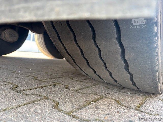 Sættevogn med walking floor KRAKER CF 200  92 cbm