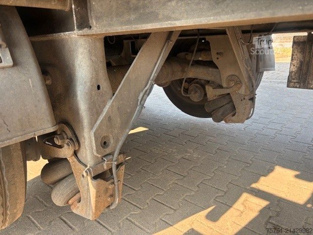 Sættevogn med walking floor KRAKER CF 200  92 cbm