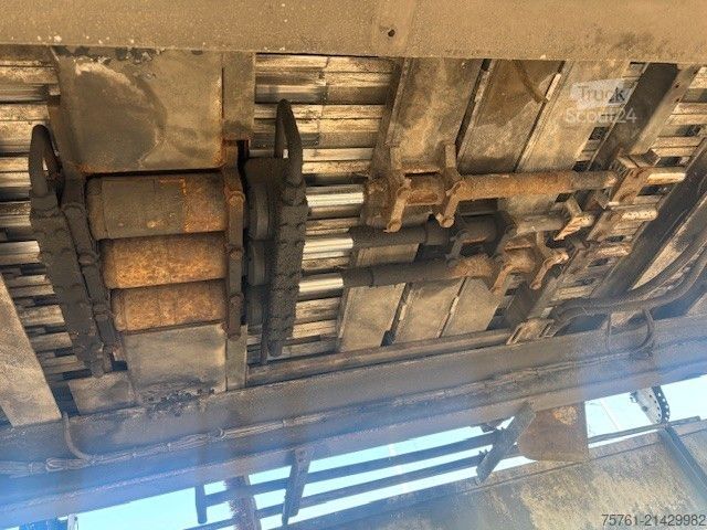 Sættevogn med walking floor KRAKER CF 200  92 cbm