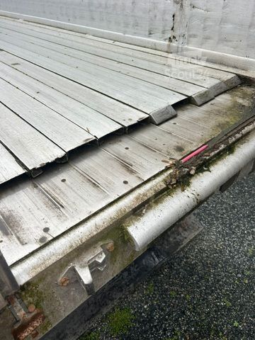 Sættevogn med walking floor KRAKER CF 200  92 cbm