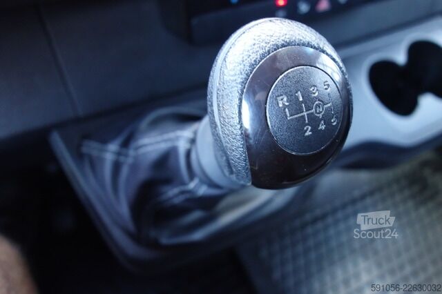 شاحنة بانل mercedes-benz Sprinter 211 CDI Kasten L2H2 360°KAM/STDHZG/AHK