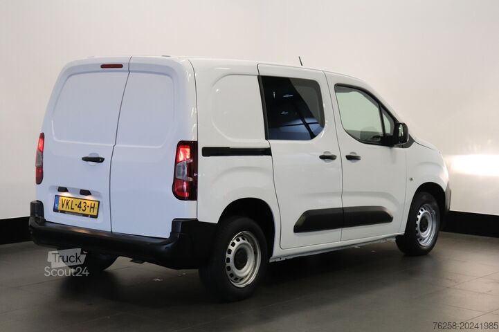 Break cu acoperiș înalt Peugeot Partner 1.2 PT 110PK Benzine! EURO 6 - Airco - ...