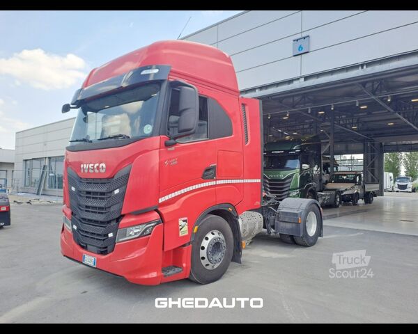 Standardni vlačilec IVECO TRATTORE STRADALE IVECO S-WAY 480 CON ADR